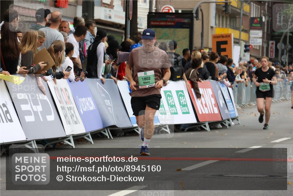 21.09.2025 - PSD Bank Halbmarathon Strokosch-Dieckow http://msf.ph/oto/8945160 21.09.2025 12:03:42 Ziel 1802, 2617, 2776, 2806, 3326, 3924 meine-sportfotos.de