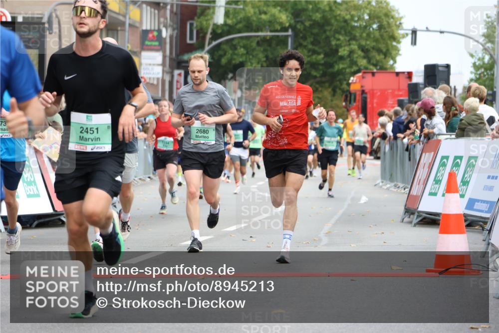 21.09.2025 - PSD Bank Halbmarathon Strokosch-Dieckow http://msf.ph/oto/8945213 21.09.2025 11:55:31 Ziel 1134, 1796, 2273, 2451, 2541, 2673, 2680, 2815, 2862, 2936, 3942, 3979, 4052 meine-sportfotos.de