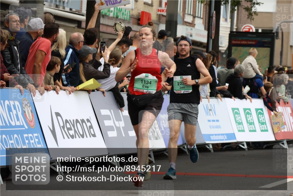 21.09.2025 - PSD Bank Halbmarathon Strokosch-Dieckow http://msf.ph/oto/8945217 21.09.2025 11:55:37 Ziel 1134, 1818, 1819, 2273, 2399, 2451, 2541, 2587, 2642, 2673, 2680, 2815, 2862 meine-sportfotos.de