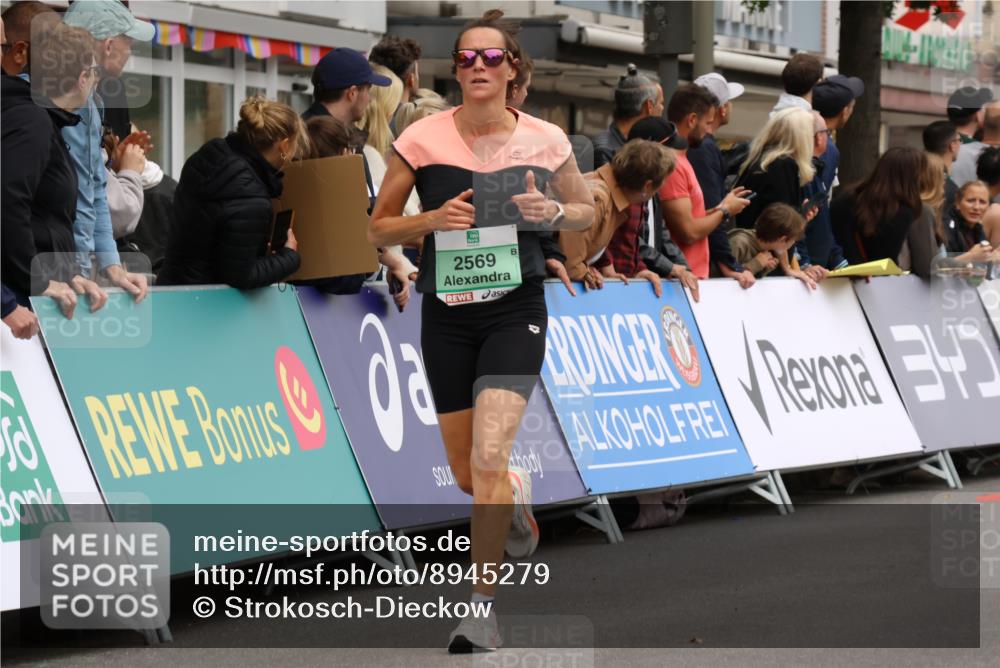 21.09.2025 - PSD Bank Halbmarathon Strokosch-Dieckow http://msf.ph/oto/8945279 21.09.2025 11:56:22 Ziel 1194, 1470, 2258, 2315, 2569, 2746, 2793, 2932, 2954, 3101, 3933, 3943, 4013 meine-sportfotos.de