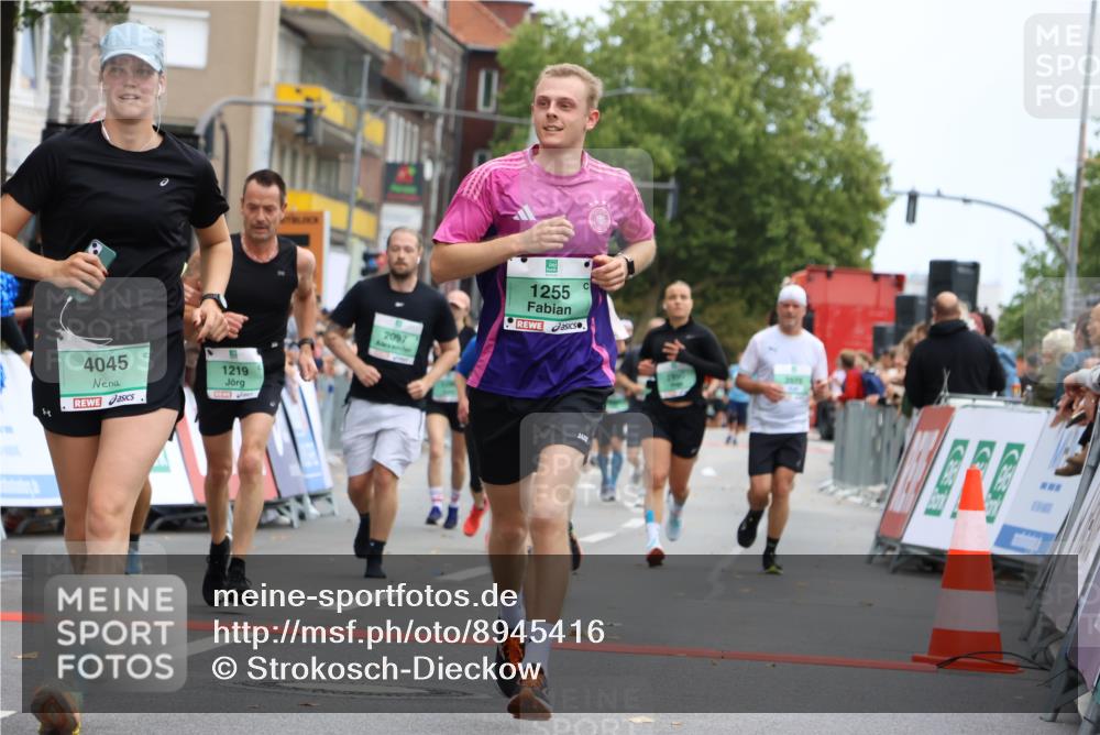 21.09.2025 - PSD Bank Halbmarathon Strokosch-Dieckow http://msf.ph/oto/8945416 21.09.2025 12:05:18 Ziel 1043, 1171, 1218, 1219, 1253, 1255, 1387, 2097, 2618, 2890, 3262, 3267, 3970, 4021, 4045 meine-sportfotos.de