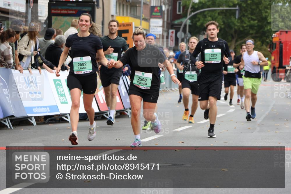 21.09.2025 - PSD Bank Halbmarathon Strokosch-Dieckow http://msf.ph/oto/8945471 21.09.2025 11:57:22 Ziel 1223, 2319, 2465, 2592, 2598, 2756, 3110, 3945, 4025, 4059, 4061 meine-sportfotos.de