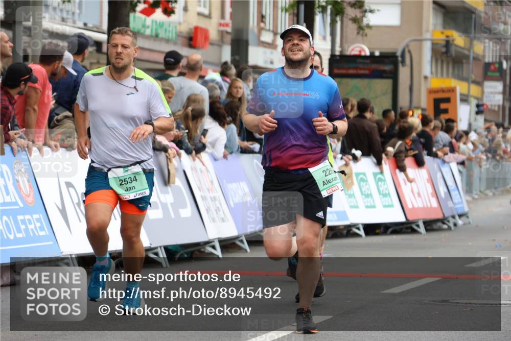 21.09.2025 - PSD Bank Halbmarathon Strokosch-Dieckow http://msf.ph/oto/8945492 21.09.2025 12:05:41 Ziel 1485, 1538, 2075, 2262, 2475, 2534, 2963, 3251, 4020, 4022 meine-sportfotos.de