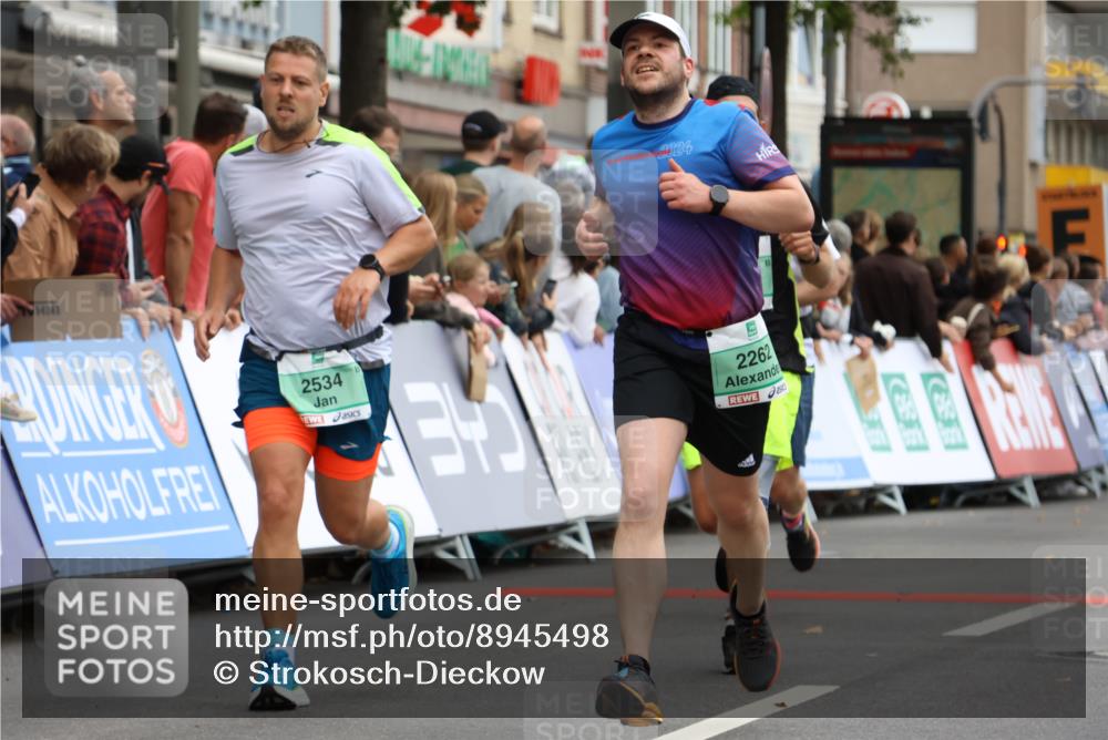 21.09.2025 - PSD Bank Halbmarathon Strokosch-Dieckow http://msf.ph/oto/8945498 21.09.2025 12:05:41 Ziel 1485, 1538, 2075, 2262, 2475, 2534, 2963, 3251, 4020, 4022 meine-sportfotos.de