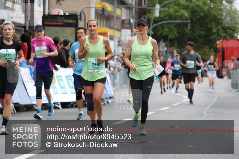 21.09.2025 - PSD Bank Halbmarathon Strokosch-Dieckow http://msf.ph/oto/8945523 21.09.2025 12:05:52 Ziel 1726, 1727, 2446, 3234, 3428, 3653 meine-sportfotos.de