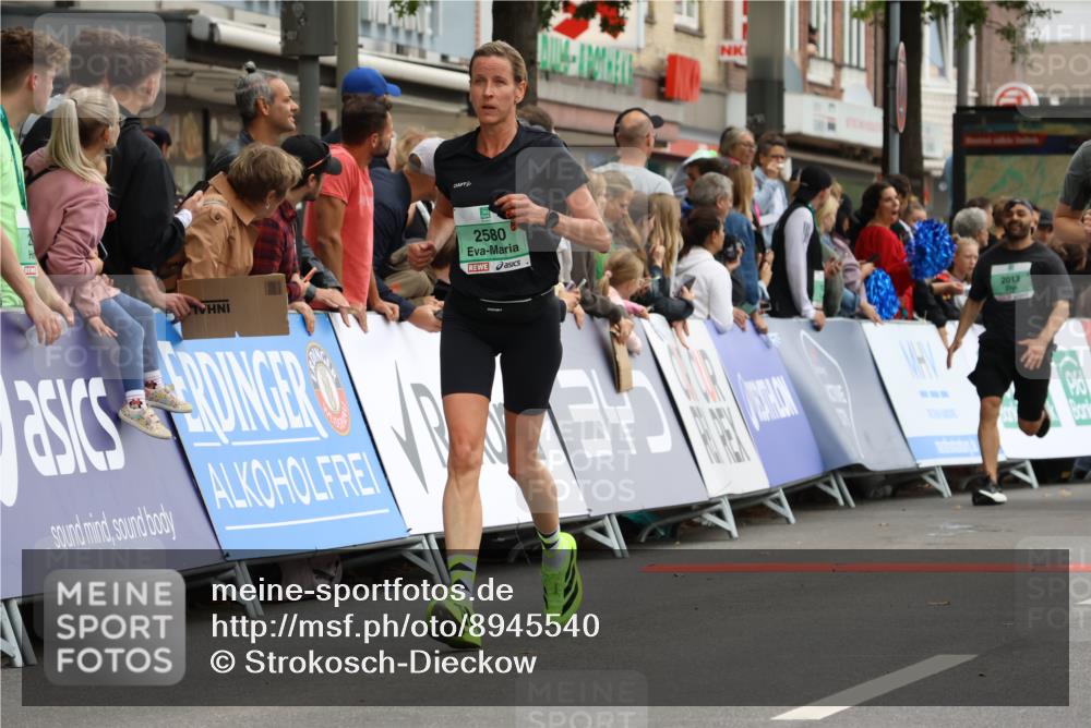 21.09.2025 - PSD Bank Halbmarathon Strokosch-Dieckow http://msf.ph/oto/8945540 21.09.2025 12:06:00 Ziel 1432, 1620, 1726, 1727, 2013, 2446, 2580, 3073, 3236, 3269, 3292, 3428, 3653 meine-sportfotos.de