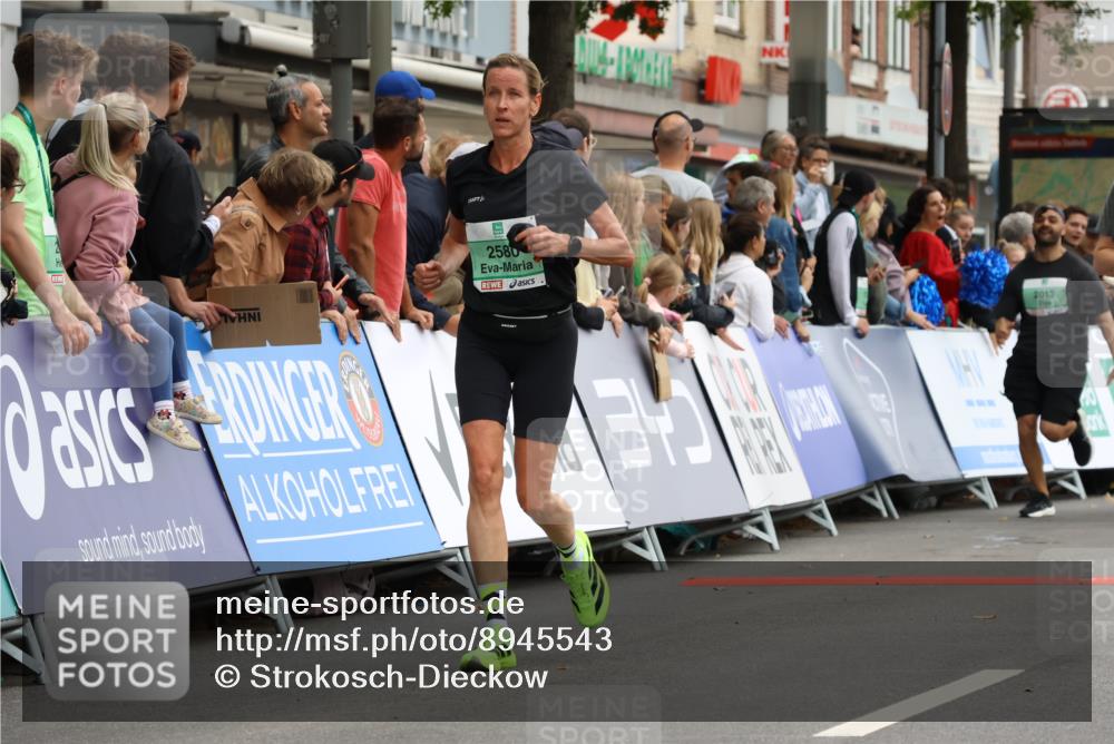 21.09.2025 - PSD Bank Halbmarathon Strokosch-Dieckow http://msf.ph/oto/8945543 21.09.2025 12:06:00 Ziel 1432, 1620, 1726, 1727, 2013, 2446, 2580, 3073, 3236, 3269, 3292, 3428, 3653 meine-sportfotos.de