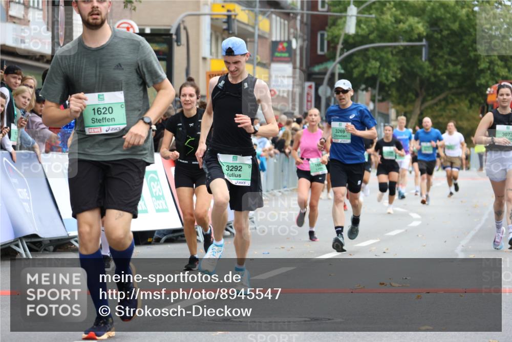 21.09.2025 - PSD Bank Halbmarathon Strokosch-Dieckow http://msf.ph/oto/8945547 21.09.2025 12:06:02 Ziel 1432, 1620, 1663, 1726, 1727, 2013, 2580, 3073, 3236, 3269, 3292 meine-sportfotos.de