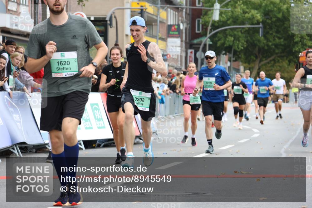 21.09.2025 - PSD Bank Halbmarathon Strokosch-Dieckow http://msf.ph/oto/8945549 21.09.2025 12:06:02 Ziel 1432, 1620, 1663, 1726, 1727, 2013, 2580, 3073, 3236, 3269, 3292 meine-sportfotos.de