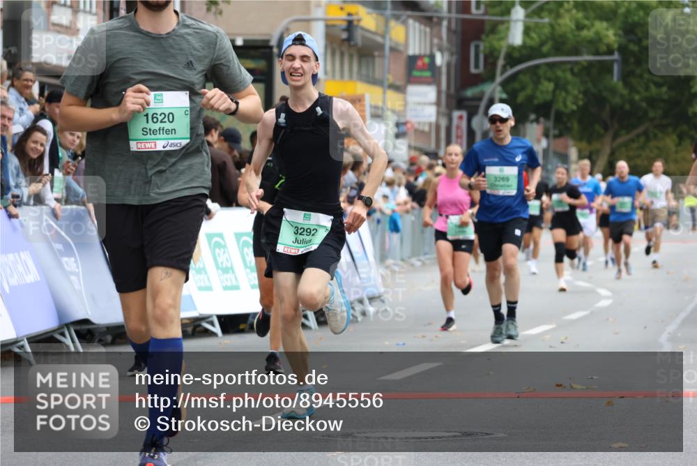21.09.2025 - PSD Bank Halbmarathon Strokosch-Dieckow http://msf.ph/oto/8945556 21.09.2025 12:06:02 Ziel 1432, 1620, 1663, 1726, 1727, 2013, 2580, 3073, 3236, 3269, 3292 meine-sportfotos.de