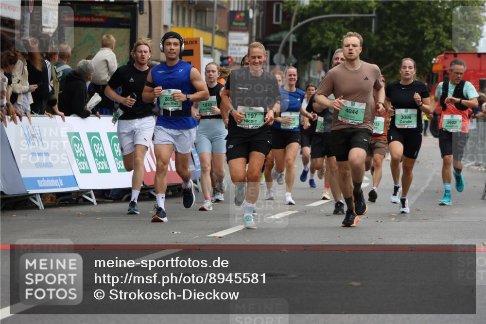 21.09.2025 - PSD Bank Halbmarathon Strokosch-Dieckow http://msf.ph/oto/8945581 21.09.2025 11:58:25 Ziel 1197, 1275, 1276, 1322, 1610, 1611, 2289, 2324, 2343, 2622, 2637, 2826, 2832, 2858, 2961, 3032, 3092, 3099, 3170, 3314, 3960, 4044 meine-sportfotos.de