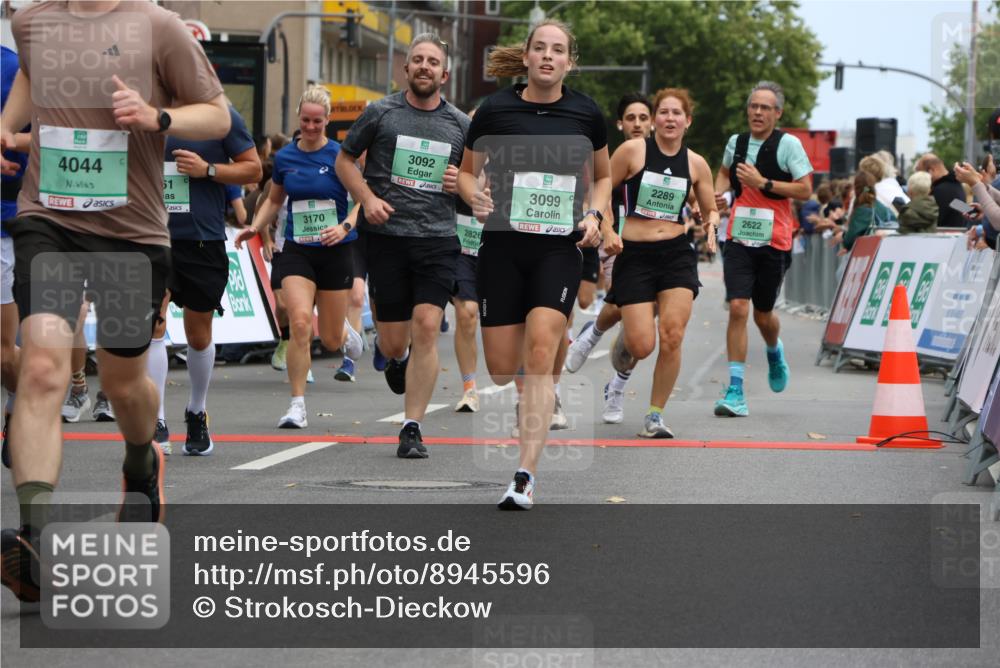 21.09.2025 - PSD Bank Halbmarathon Strokosch-Dieckow http://msf.ph/oto/8945596 21.09.2025 11:58:29 Ziel 1197, 1275, 1276, 1322, 1610, 2289, 2324, 2343, 2482, 2622, 2637, 2826, 2832, 2858, 2961, 3032, 3092, 3099, 3170, 3314, 3960, 4044 meine-sportfotos.de