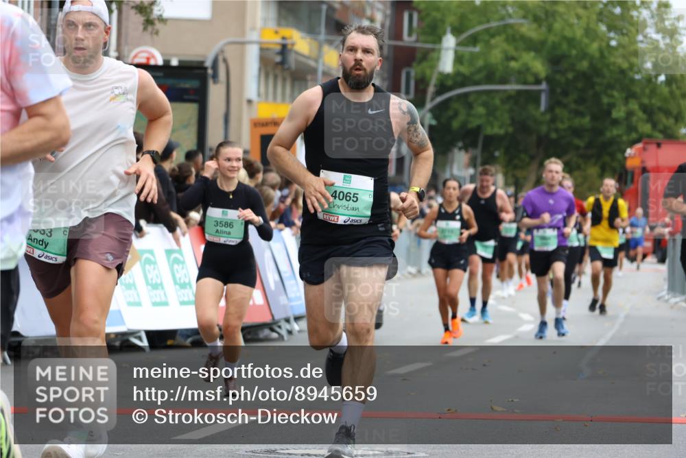 21.09.2025 - PSD Bank Halbmarathon Strokosch-Dieckow http://msf.ph/oto/8945659 21.09.2025 12:06:33 Ziel 1334, 2656, 2698, 2711, 2838, 2933, 3059, 3254, 3465, 3586, 3955, 4065 meine-sportfotos.de
