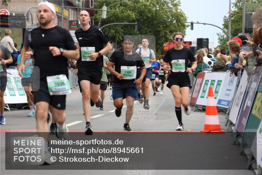 21.09.2025 - PSD Bank Halbmarathon Strokosch-Dieckow http://msf.ph/oto/8945661 21.09.2025 11:58:47 Ziel 1107, 1122, 1128, 1338, 1521, 1531, 1532, 2306, 2371, 2543, 2590, 2594, 2604, 2660, 2870, 2928, 3198, 3301, 3356, 3521, 3542, 3936 meine-sportfotos.de