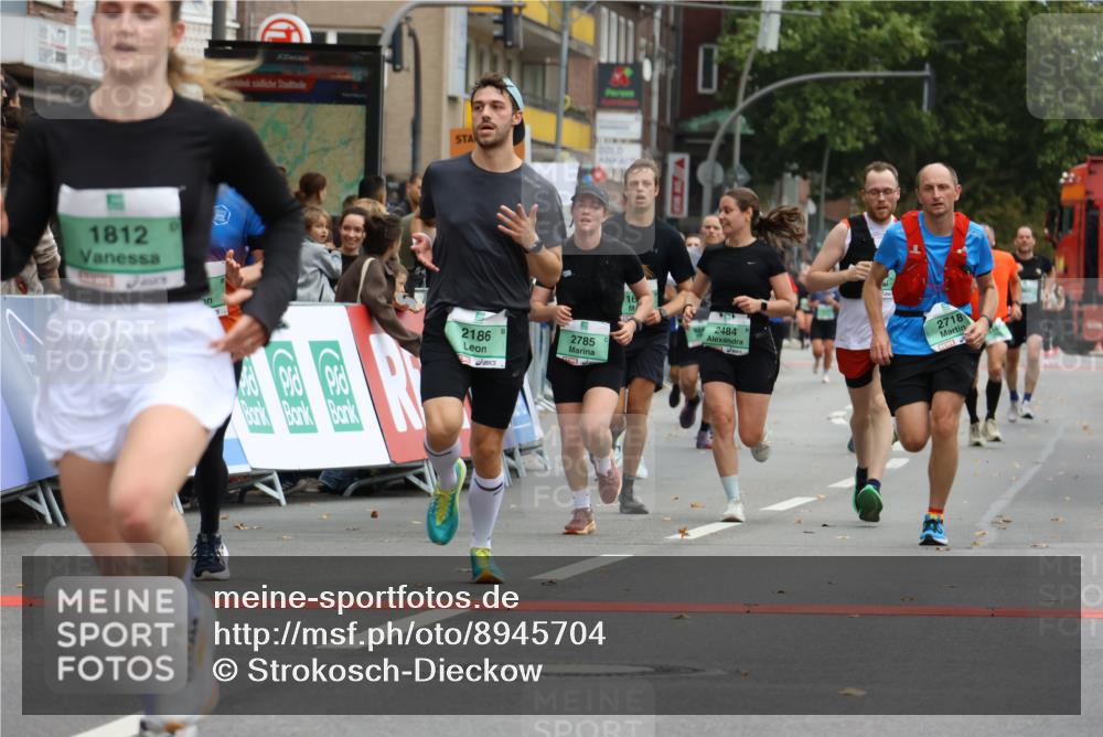 21.09.2025 - PSD Bank Halbmarathon Strokosch-Dieckow http://msf.ph/oto/8945704 21.09.2025 11:59:13 Ziel 1033, 1486, 1648, 1812, 2186, 2328, 2332, 2472, 2484, 2533, 2540, 2582, 2602, 2610, 2641, 2718, 2758, 2785, 3054 meine-sportfotos.de