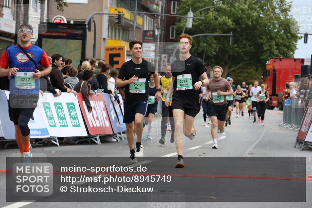 21.09.2025 - PSD Bank Halbmarathon Strokosch-Dieckow http://msf.ph/oto/8945749 21.09.2025 11:59:28 Ziel 1196, 1609, 1700, 2241, 2248, 2325, 2517, 2558, 2574, 2581, 2645, 2794, 2915, 3217, 3962 meine-sportfotos.de