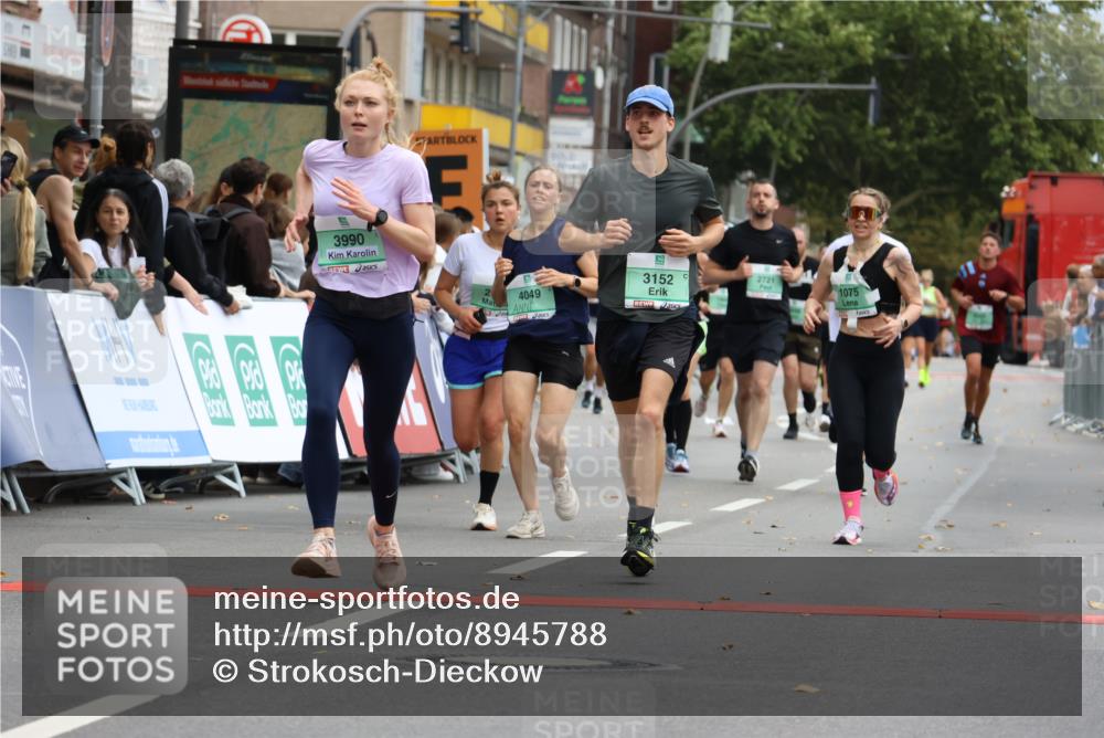 21.09.2025 - PSD Bank Halbmarathon Strokosch-Dieckow http://msf.ph/oto/8945788 21.09.2025 11:59:41 Ziel 1042, 1075, 1367, 1700, 2530, 2549, 2558, 2595, 2645, 2918, 2929, 3152, 3990, 4049 meine-sportfotos.de
