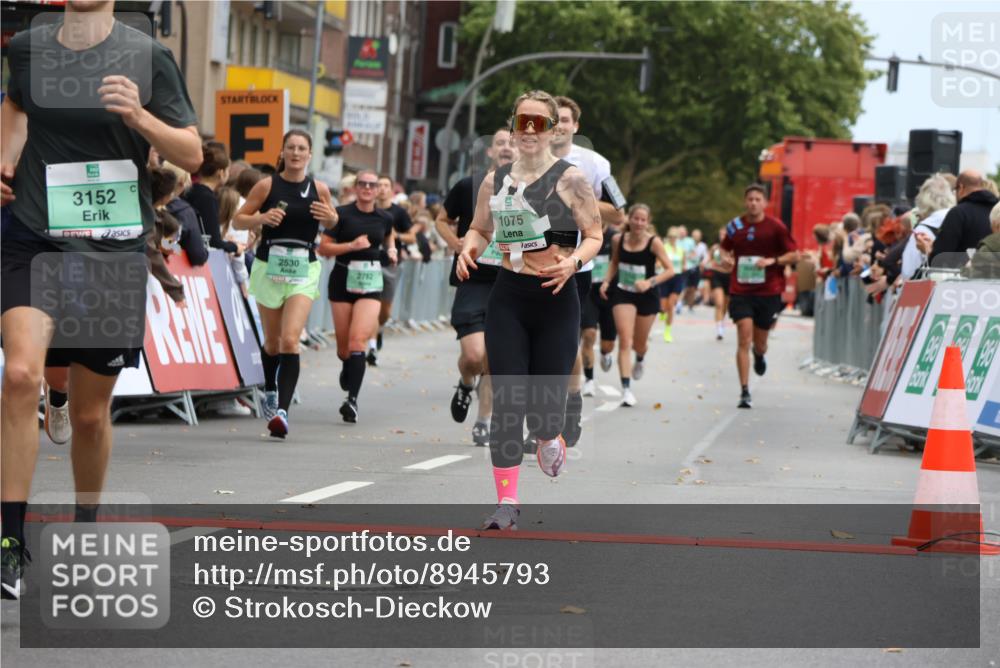 21.09.2025 - PSD Bank Halbmarathon Strokosch-Dieckow http://msf.ph/oto/8945793 21.09.2025 11:59:43 Ziel 1042, 1075, 1367, 1700, 2530, 2549, 2558, 2595, 2645, 2721, 2782, 2918, 2929, 3152, 3990, 4049 meine-sportfotos.de