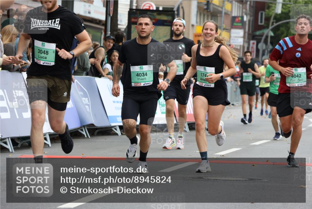 21.09.2025 - PSD Bank Halbmarathon Strokosch-Dieckow http://msf.ph/oto/8945824 21.09.2025 11:59:52 Ziel 1075, 1481, 1741, 1948, 2490, 2530, 2721, 2782, 2918, 2929, 3048, 3094, 4034, 4042, 4049 meine-sportfotos.de