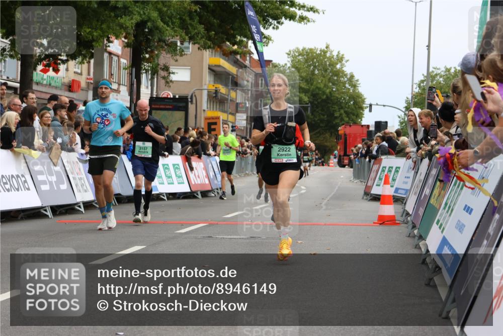 21.09.2025 - PSD Bank Halbmarathon Strokosch-Dieckow http://msf.ph/oto/8946149 21.09.2025 12:02:00 Ziel 1084, 1323, 1713, 1714, 1790, 1929, 2464, 2738, 2741, 2922, 2966, 3020, 3157, 3180, 3395, 3814, 3940 meine-sportfotos.de