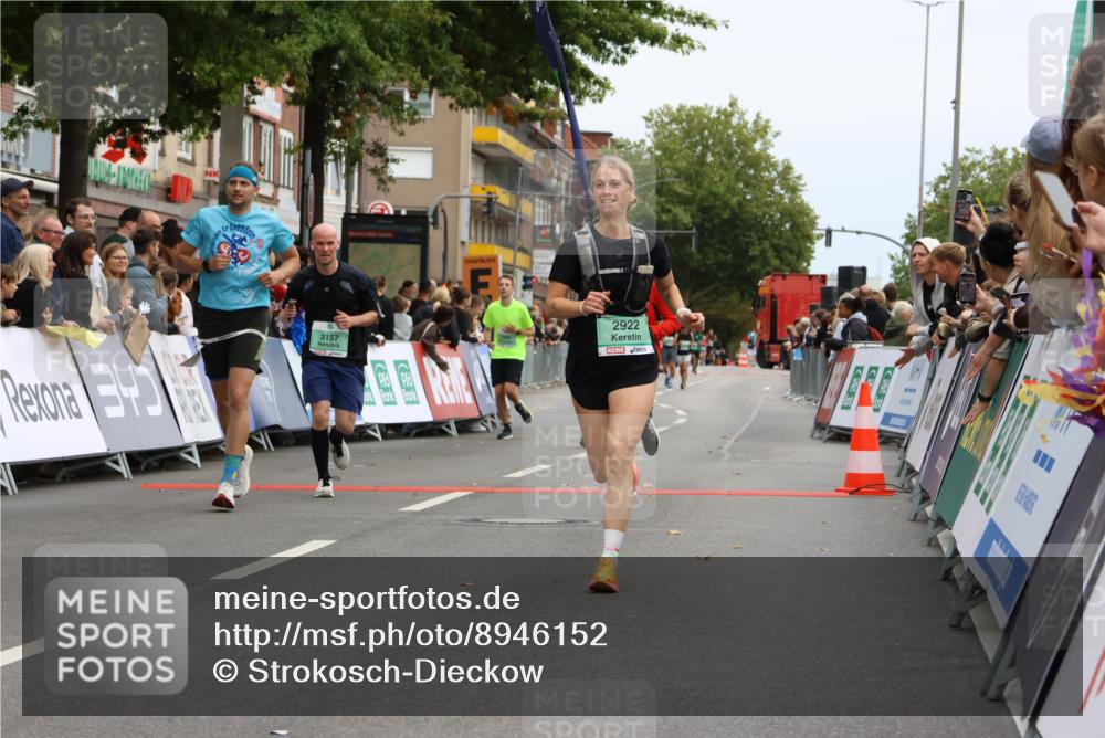 21.09.2025 - PSD Bank Halbmarathon Strokosch-Dieckow http://msf.ph/oto/8946152 21.09.2025 12:02:00 Ziel 1084, 1323, 1713, 1714, 1790, 1929, 2464, 2738, 2741, 2922, 2966, 3020, 3157, 3180, 3395, 3814, 3940 meine-sportfotos.de