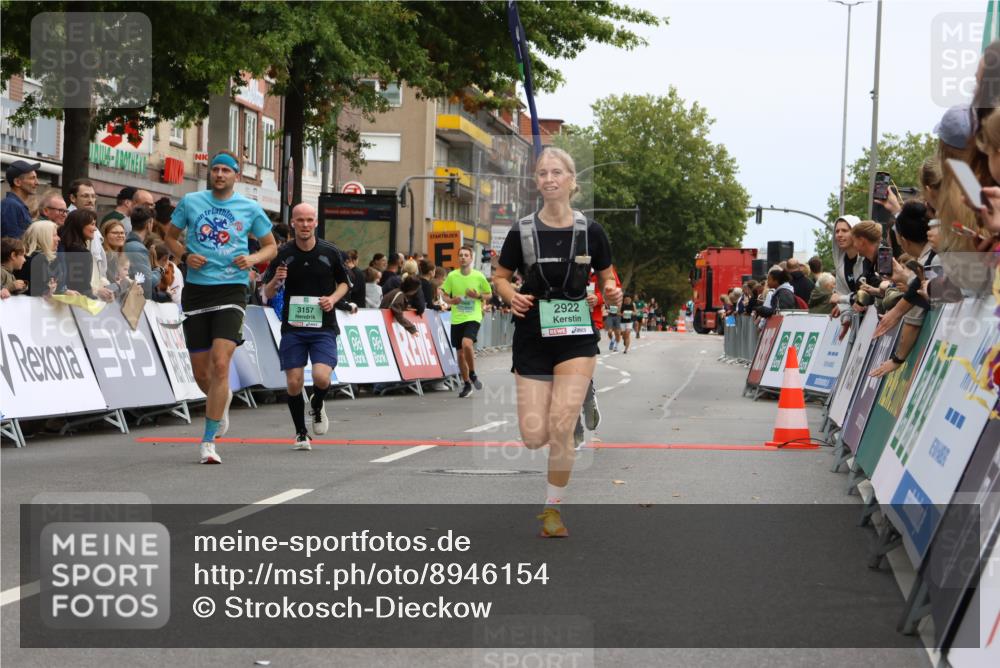 21.09.2025 - PSD Bank Halbmarathon Strokosch-Dieckow http://msf.ph/oto/8946154 21.09.2025 12:02:00 Ziel 1084, 1323, 1713, 1714, 1790, 1929, 2464, 2738, 2741, 2922, 2966, 3020, 3157, 3180, 3395, 3814, 3940 meine-sportfotos.de