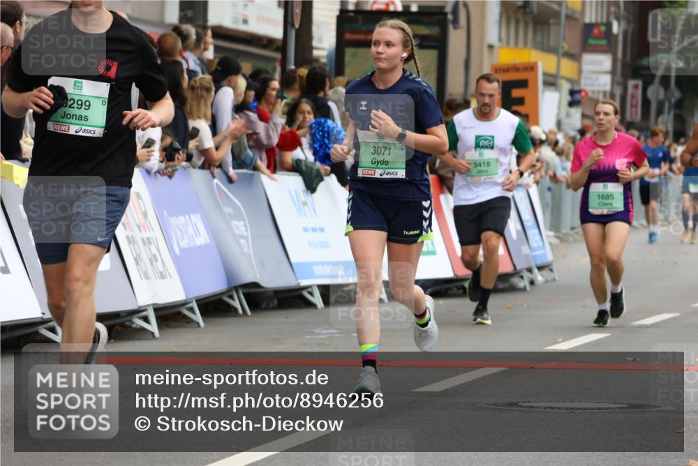 21.09.2025 - PSD Bank Halbmarathon Strokosch-Dieckow http://msf.ph/oto/8946256 21.09.2025 12:02:47 Ziel 1574, 1685, 2448, 3071, 3114, 3130, 3299, 3418 meine-sportfotos.de