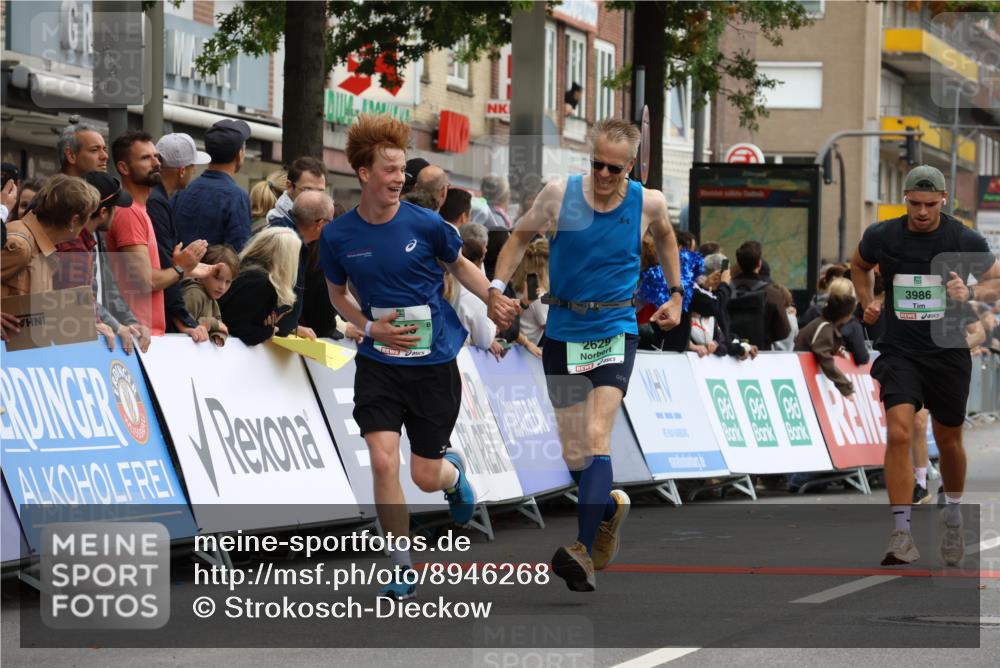 21.09.2025 - PSD Bank Halbmarathon Strokosch-Dieckow http://msf.ph/oto/8946268 21.09.2025 12:03:02 Ziel 1664, 2629, 3113, 3965, 3986 meine-sportfotos.de