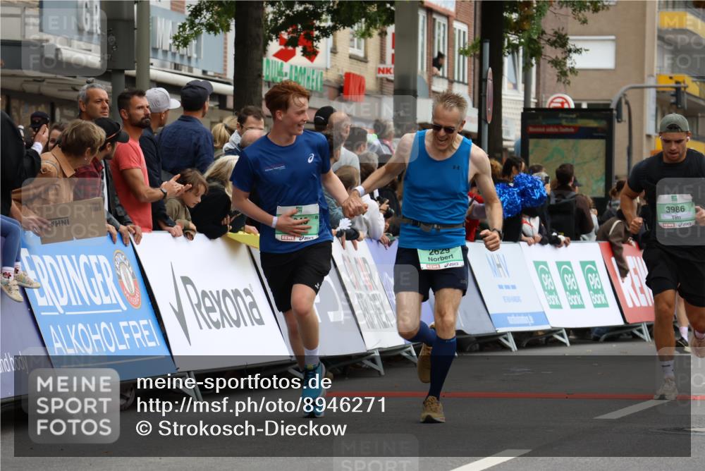 21.09.2025 - PSD Bank Halbmarathon Strokosch-Dieckow http://msf.ph/oto/8946271 21.09.2025 12:03:02 Ziel 1664, 2629, 3113, 3965, 3986 meine-sportfotos.de
