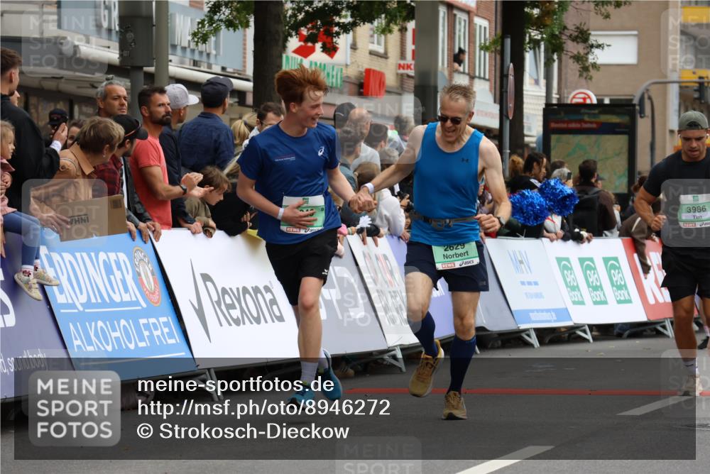 21.09.2025 - PSD Bank Halbmarathon Strokosch-Dieckow http://msf.ph/oto/8946272 21.09.2025 12:03:02 Ziel 1664, 2629, 3113, 3965, 3986 meine-sportfotos.de