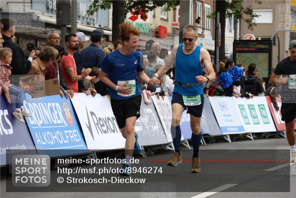 21.09.2025 - PSD Bank Halbmarathon Strokosch-Dieckow http://msf.ph/oto/8946274 21.09.2025 12:03:02 Ziel 1664, 2629, 3113, 3965, 3986 meine-sportfotos.de