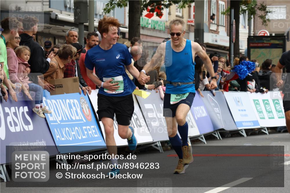 21.09.2025 - PSD Bank Halbmarathon Strokosch-Dieckow http://msf.ph/oto/8946283 21.09.2025 12:03:02 Ziel 1664, 2629, 3113, 3965, 3986 meine-sportfotos.de