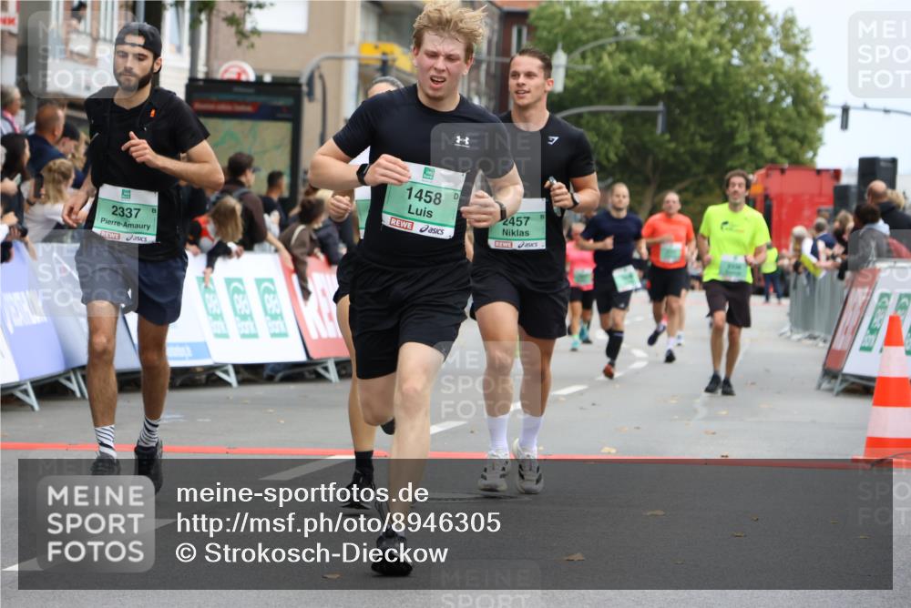 21.09.2025 - PSD Bank Halbmarathon Strokosch-Dieckow http://msf.ph/oto/8946305 21.09.2025 12:03:11 Ziel 1141, 1458, 1664, 2337, 2338, 2400, 2457, 2629, 2821, 3113, 3965, 3986 meine-sportfotos.de