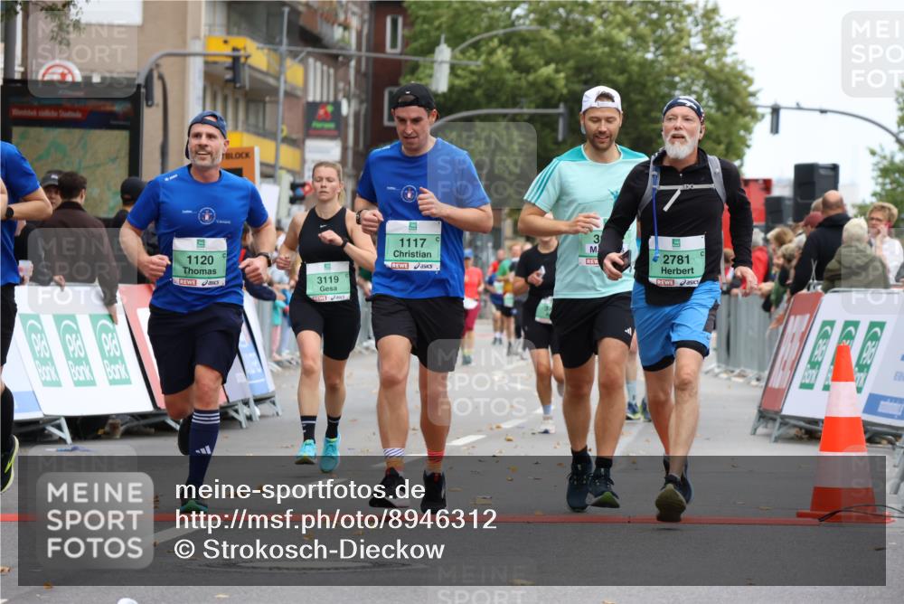 21.09.2025 - PSD Bank Halbmarathon Strokosch-Dieckow http://msf.ph/oto/8946312 21.09.2025 12:10:17 Ziel 1117, 1118, 1120, 2716, 2781, 3119, 3471, 3671, 3711, 3963 meine-sportfotos.de