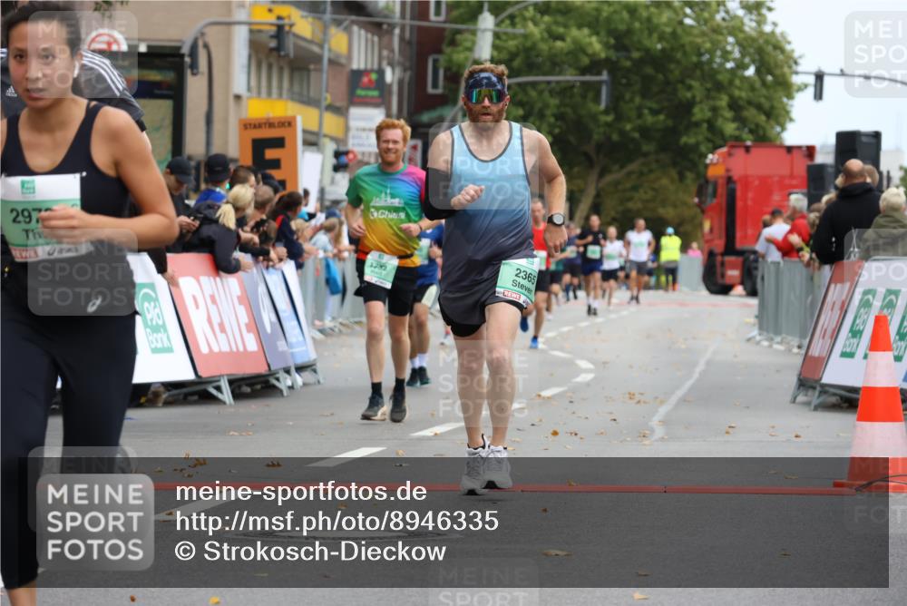 21.09.2025 - PSD Bank Halbmarathon Strokosch-Dieckow http://msf.ph/oto/8946335 21.09.2025 12:10:38 Ziel 1642, 1670, 1732, 2365, 2385, 2979, 3029, 3446 meine-sportfotos.de