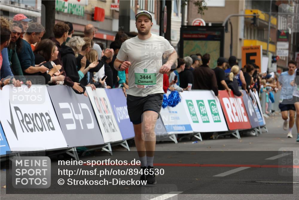 21.09.2025 - PSD Bank Halbmarathon Strokosch-Dieckow http://msf.ph/oto/8946530 21.09.2025 12:13:28 Ziel 2410, 2817, 2860, 2867, 3126, 3444, 3698, 3912, 3987 meine-sportfotos.de