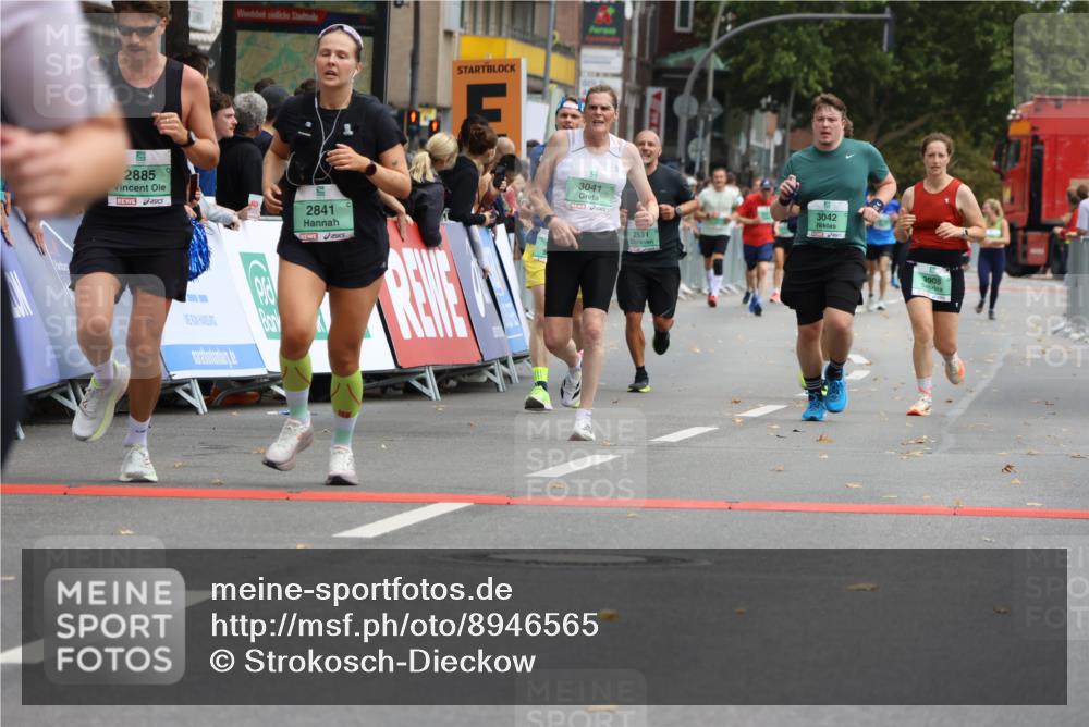 21.09.2025 - PSD Bank Halbmarathon Strokosch-Dieckow http://msf.ph/oto/8946565 21.09.2025 12:13:50 Ziel 1199, 1668, 1669, 1674, 2531, 2841, 2885, 3004, 3041, 3042, 3466, 3540, 3908 meine-sportfotos.de