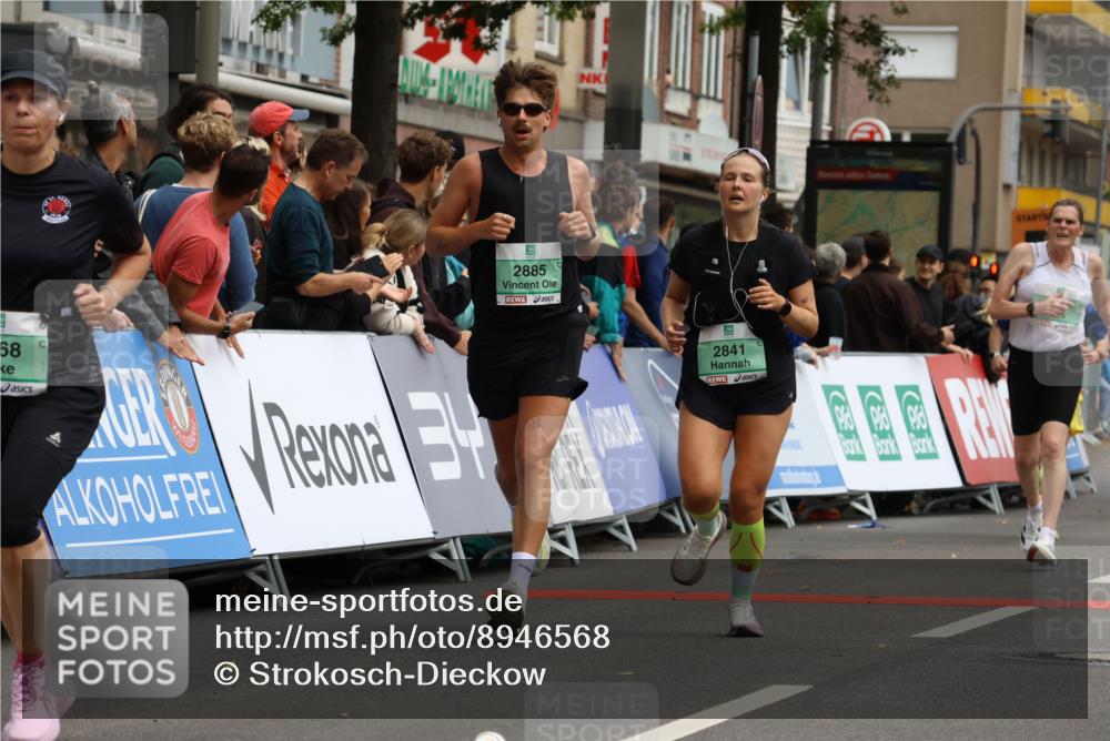 21.09.2025 - PSD Bank Halbmarathon Strokosch-Dieckow http://msf.ph/oto/8946568 21.09.2025 12:13:51 Ziel 1199, 1668, 1669, 1674, 2531, 2841, 2885, 3004, 3041, 3042, 3466, 3540, 3908 meine-sportfotos.de