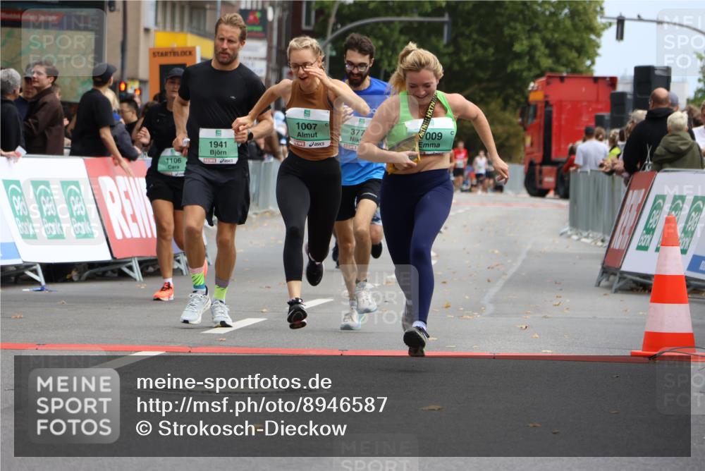 21.09.2025 - PSD Bank Halbmarathon Strokosch-Dieckow http://msf.ph/oto/8946587 21.09.2025 12:14:12 Ziel 1007, 1009, 1106, 1623, 1941, 2834, 2994, 3311, 3778 meine-sportfotos.de