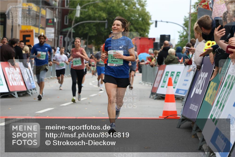 21.09.2025 - PSD Bank Halbmarathon Strokosch-Dieckow http://msf.ph/oto/8946819 21.09.2025 12:17:07 Ziel 1061, 3018, 3028, 3334, 3496, 3500, 3874, 4032 meine-sportfotos.de