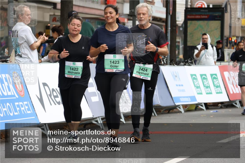 21.09.2025 - PSD Bank Halbmarathon Strokosch-Dieckow http://msf.ph/oto/8946846 21.09.2025 12:55:08 Ziel 1422, 1423, 1424, 1425, 3854 meine-sportfotos.de
