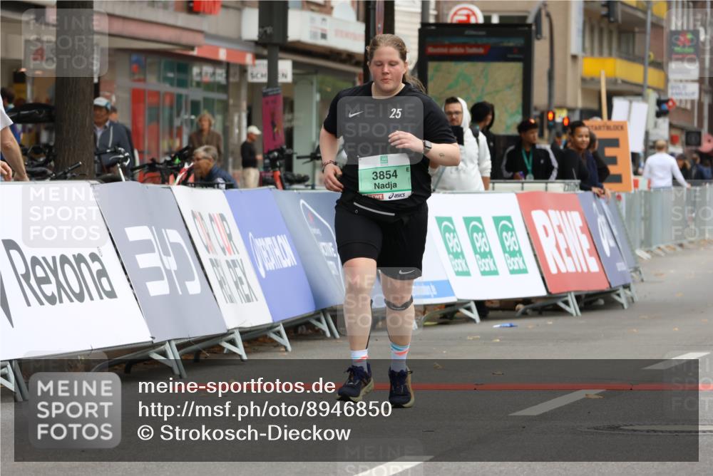 21.09.2025 - PSD Bank Halbmarathon Strokosch-Dieckow http://msf.ph/oto/8946850 21.09.2025 12:55:13 Ziel 1422, 1423, 1424, 1425, 3854 meine-sportfotos.de