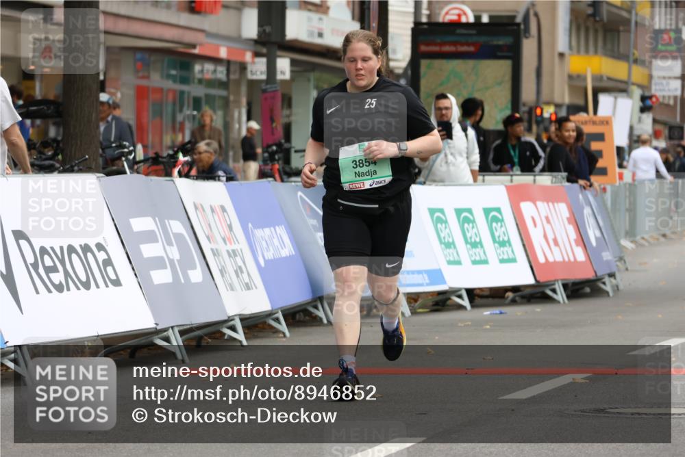 21.09.2025 - PSD Bank Halbmarathon Strokosch-Dieckow http://msf.ph/oto/8946852 21.09.2025 12:55:13 Ziel 1422, 1423, 1424, 1425, 3854 meine-sportfotos.de