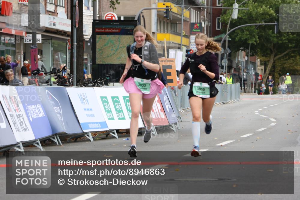 21.09.2025 - PSD Bank Halbmarathon Strokosch-Dieckow http://msf.ph/oto/8946863 21.09.2025 12:56:31 Ziel 3833, 3855 meine-sportfotos.de