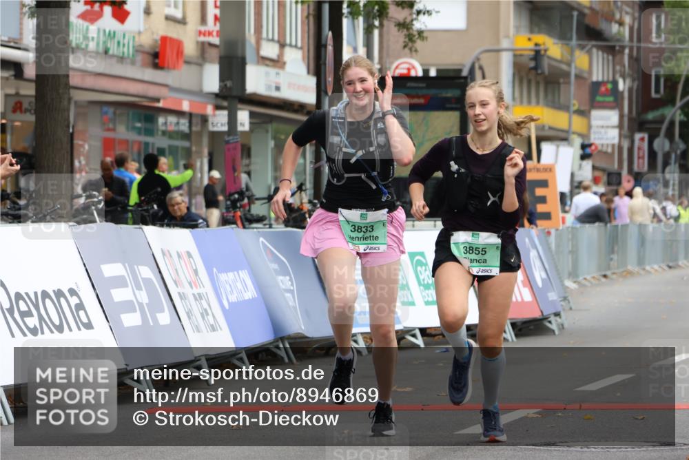 21.09.2025 - PSD Bank Halbmarathon Strokosch-Dieckow http://msf.ph/oto/8946869 21.09.2025 12:56:33 Ziel 3833, 3855 meine-sportfotos.de