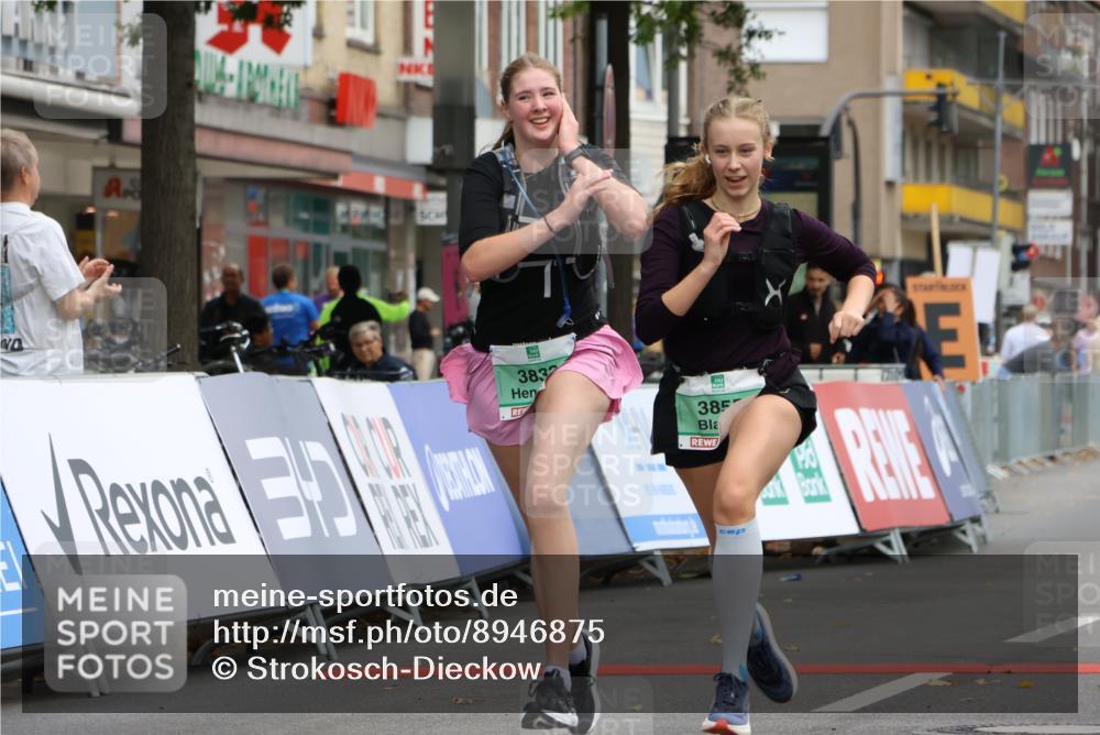 21.09.2025 - PSD Bank Halbmarathon Strokosch-Dieckow http://msf.ph/oto/8946875 21.09.2025 12:56:33 Ziel 3833, 3855 meine-sportfotos.de
