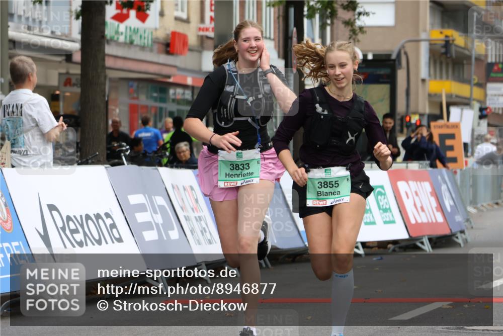 21.09.2025 - PSD Bank Halbmarathon Strokosch-Dieckow http://msf.ph/oto/8946877 21.09.2025 12:56:33 Ziel 3833, 3855 meine-sportfotos.de