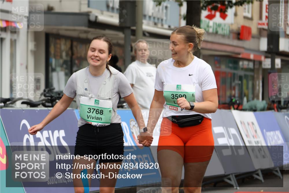 21.09.2025 - PSD Bank Halbmarathon Strokosch-Dieckow http://msf.ph/oto/8946920 21.09.2025 12:59:08 Ziel 3590, 3768 meine-sportfotos.de