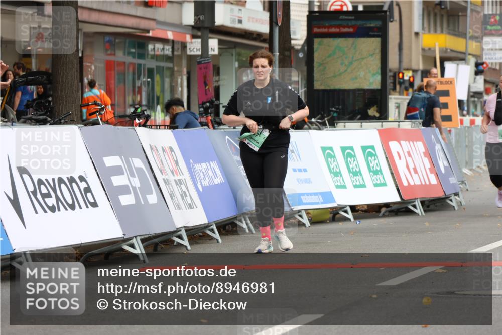 21.09.2025 - PSD Bank Halbmarathon Strokosch-Dieckow http://msf.ph/oto/8946981 21.09.2025 13:02:44 Ziel 1048, 1559, 3867 meine-sportfotos.de