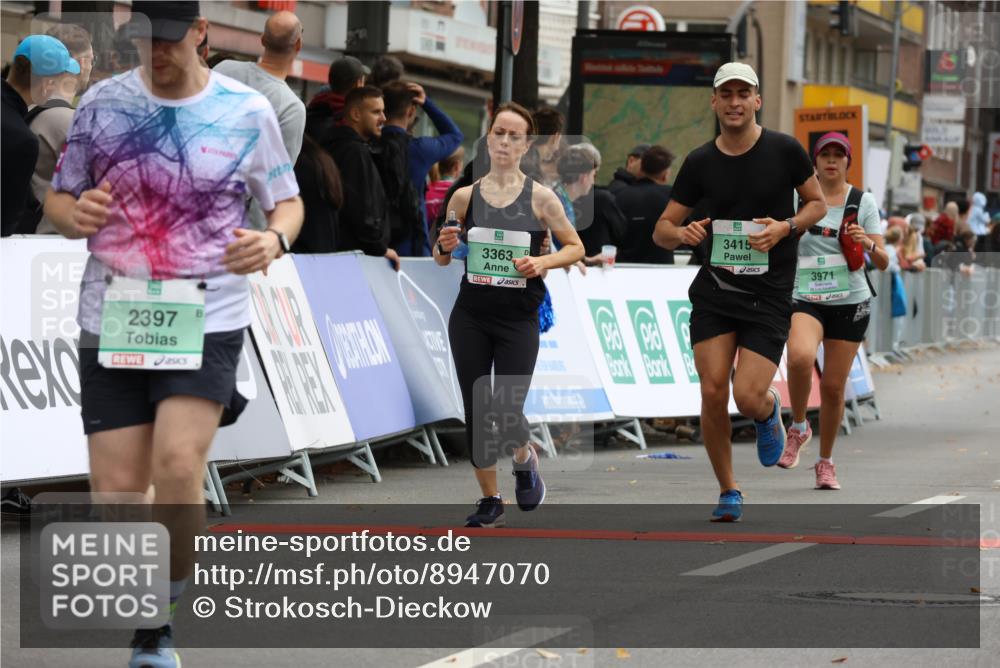21.09.2025 - PSD Bank Halbmarathon Strokosch-Dieckow http://msf.ph/oto/8947070 21.09.2025 12:18:08 Ziel 1100, 2397, 3363, 3415, 3971 meine-sportfotos.de